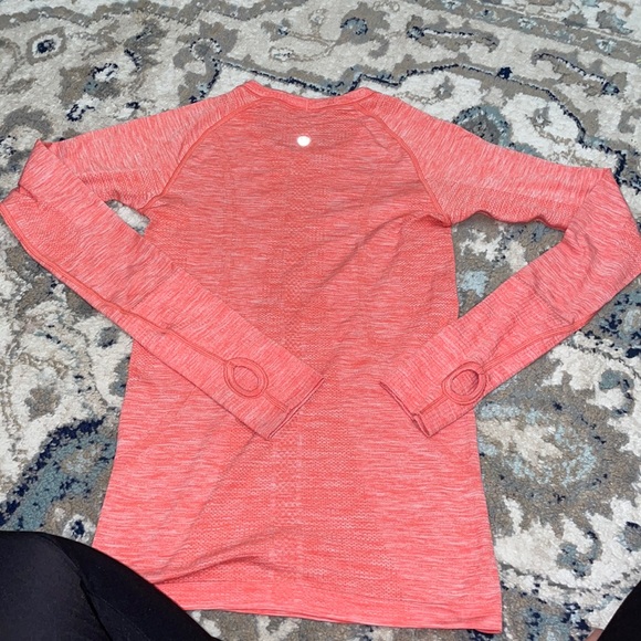 Lululemon Run: Swiftly Tech Long Sleeve Crew Space Dye Heathered Atomic Red | 4 - Picture 11 of 12